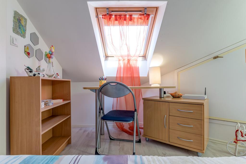Apartment Sea View Mouth Cetina Omis Bagian luar foto